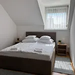 Barka Vendeghaz Tisza-to Apartment