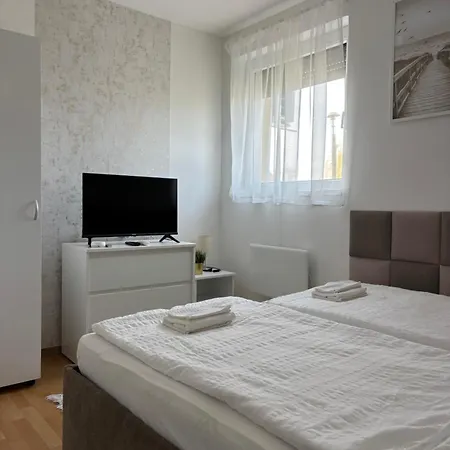 Barka Vendeghaz Tisza-to Apartament Abádszalók