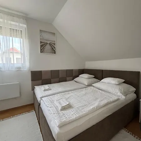 Apartament Barka Vendeghaz Tisza-to Abádszalók