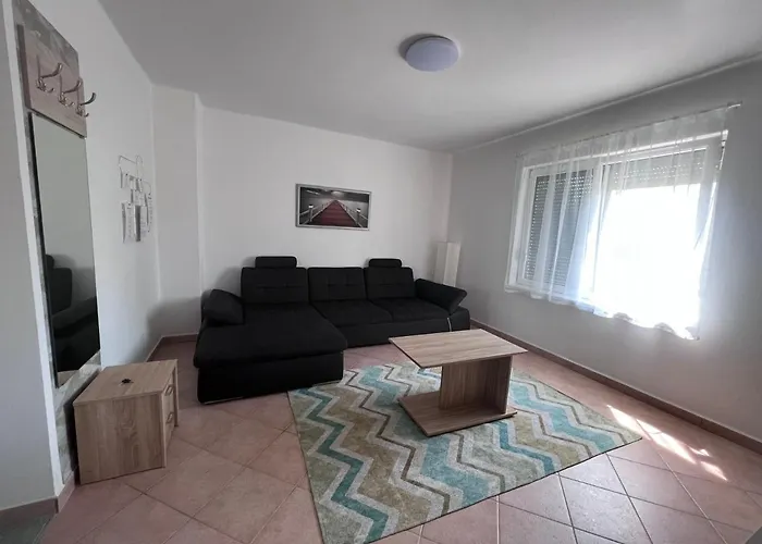 Barka Vendeghaz Tisza-to 아파트