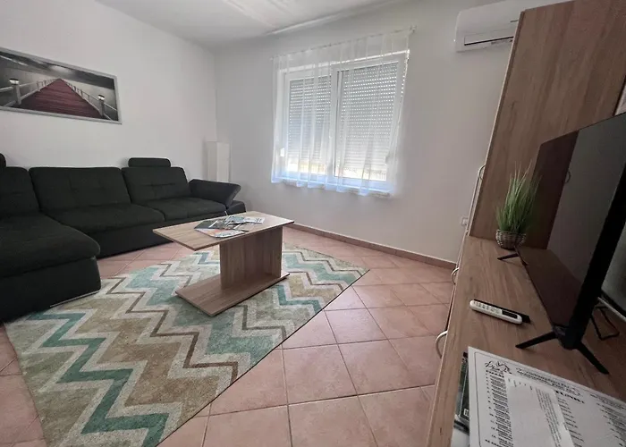 Barka Vendeghaz Tisza-to Apartamento Abádszalók